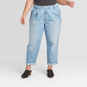 Women’s Plus Size High Rise Taper Jeans 18W